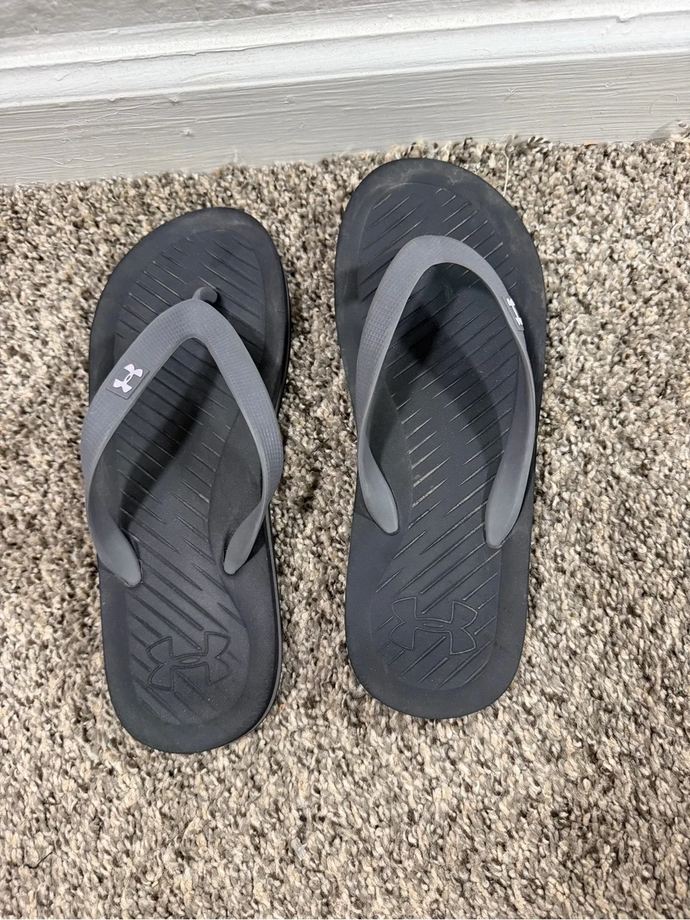 Under Armour Men’s Black and Gray Flip Flops